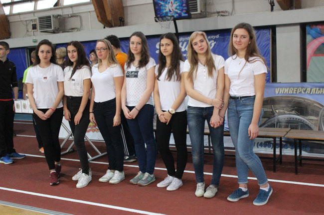 команда волонтеров десятиклассников из Щелковской гимназии