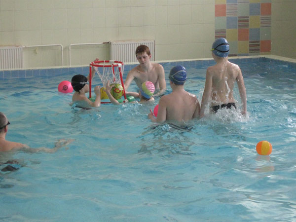 Детские соревнования по плаванию